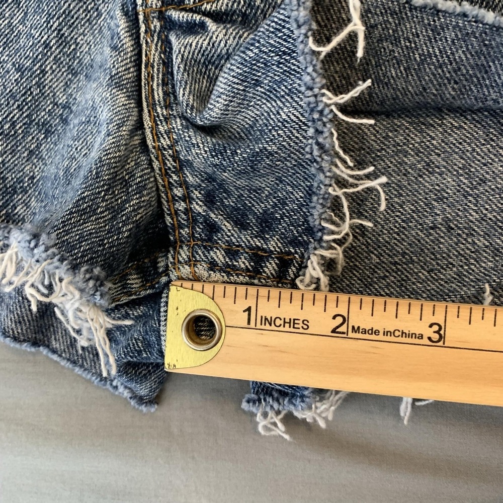 Vintage Levi's 540 Shorts Mens 34 Blue Denim Cutoff Frayed Raw Hem High Rise - Picture 7 of 9